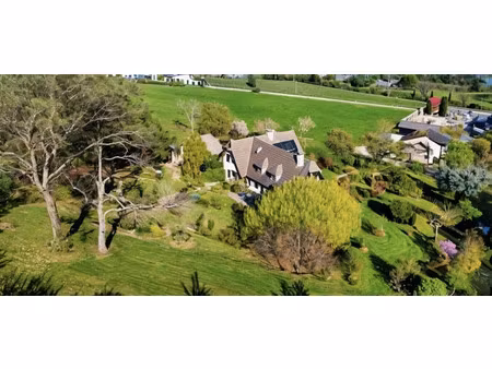 propriété à vendre à grilly