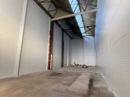 local d'activités à louer