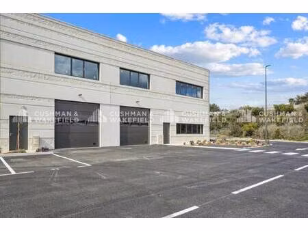 local d'activités à louer