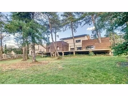 maison de 7 pièces de 175 m² à échalas