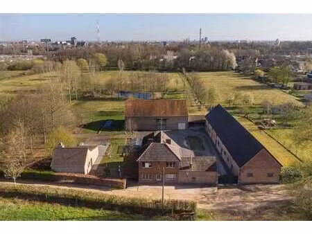 site zoné partiellement rénové