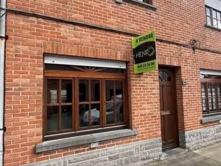 sympathique maison mitoyenne idéalement située