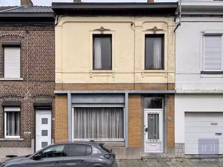 maison 2 façades avec garage et jardin