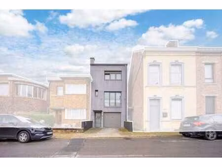 spacieuse maison avec jardin et garage