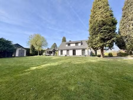 belle villa dans un quartier résidentiel très calme