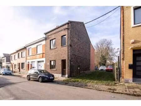 maison d'habitation avec jardin à vendre