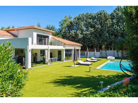 vente maison 6 pièces 200 m² à bouc-bel-air (13320)  1 390 000 €