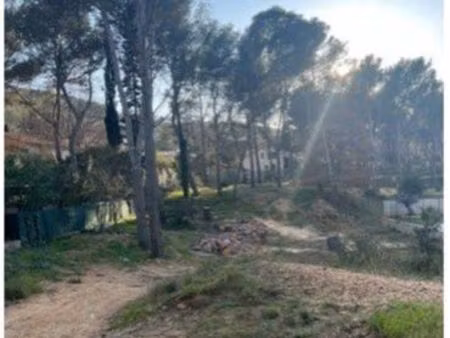 terrain constructible secteur le paty à martigues 741m2