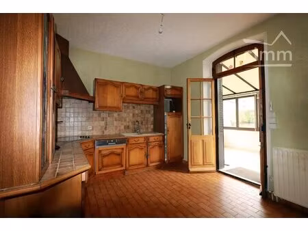 jolie maison de ville proche de toutes commodités