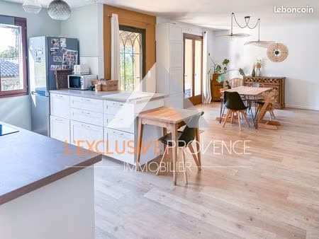 haut de villa de type 4 de 92m2 avec terrain de 135m2 avec piscine