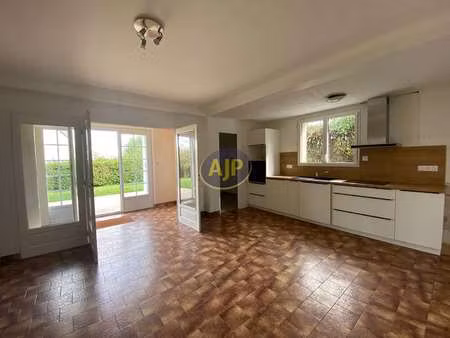 location appartement 4 pièces à pontivy (56300) : à louer 4 pièces / 84m² pontivy