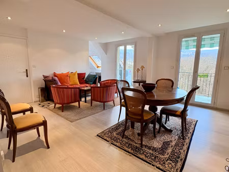 appartement t3 - 83m2 - lumineux avec balcon  garage et cave