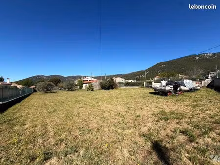 terrain 2815 m² cuges les pins