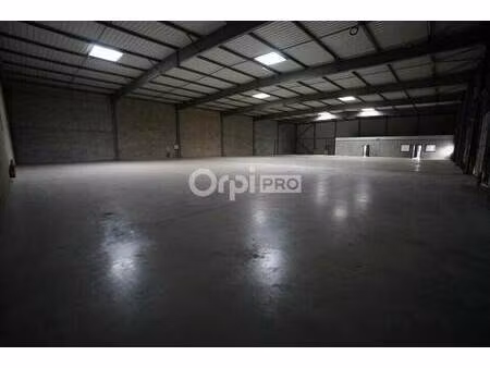 local d'activités à louer