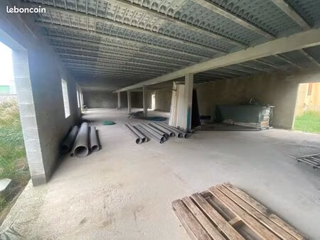 local d'activité 600 m²