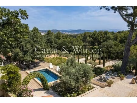 villa de luxe à vendre dans le quartier centre