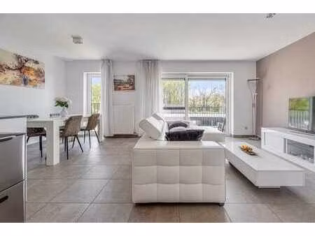 stijlvol en lichtrijk 2slpk appartement met ruim zonneter...