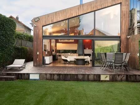 maison de luxe à vendre dans le quartier béranger-savoie