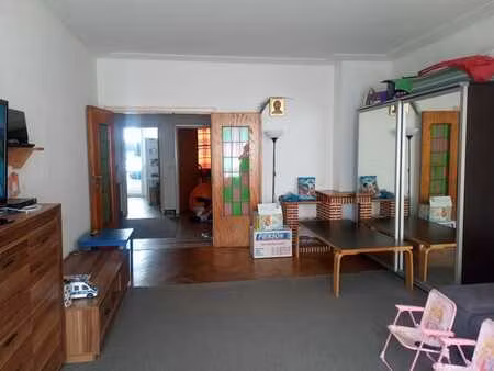 appartement sans vis-à-vis deux chambres dans petit immeuble