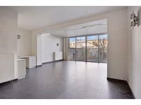 maison de ville prête à emménager avec grand potentiel