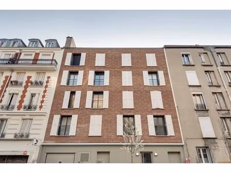 confort moderne : 3 pièces avec balcon et parking