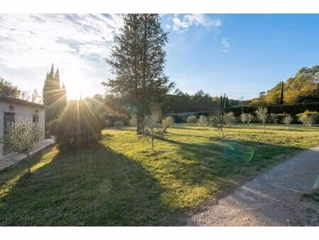 maison de luxe à vendre à entrecasteaux