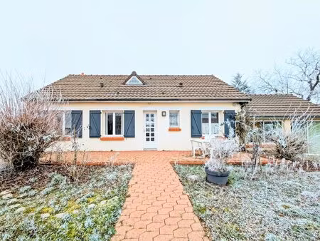 maison de 4 pièces de 137 m² à les bordes