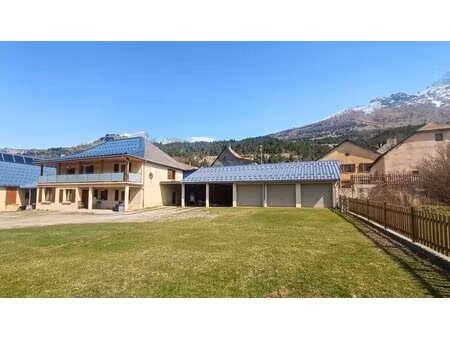 ancienne ferme réhabilitée en 4 logements  située à dévoluy - idéal investisseurs