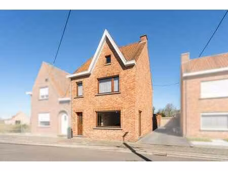 maison à vendre à desselgem avec un jardin ensoleillé