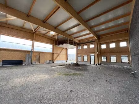 local d'activités à louer