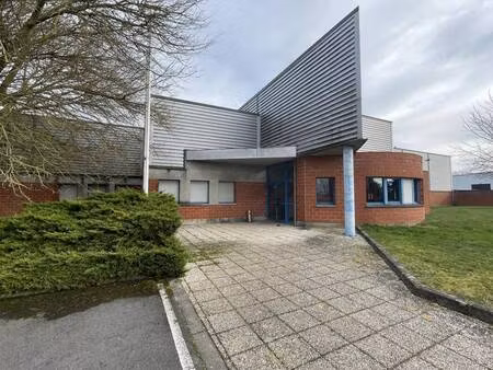 local d'activités à louer