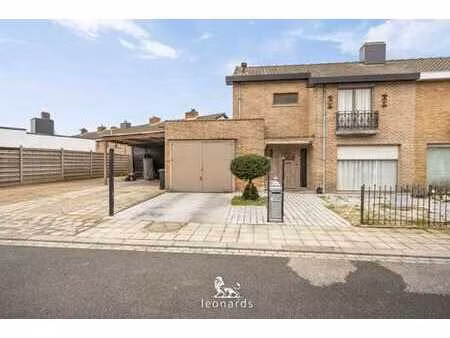 maison semi-mitoyenne située calme dans une rue sans issue
