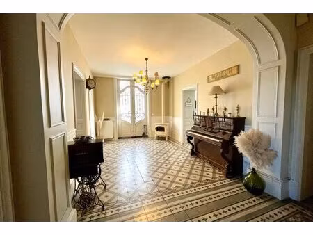 maison de charme 8 pièces avec jardin et garages