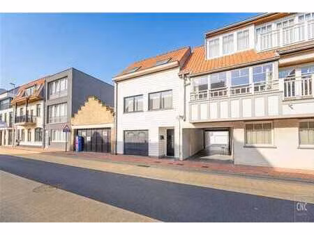 bel-étage prêt à l'emploi dans un endroit calme à duinbergen