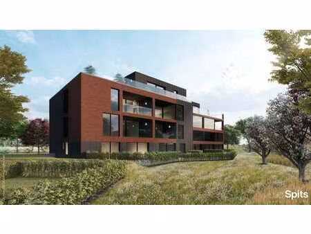 grand appartement rez-de-chaussée avec jardin privatif