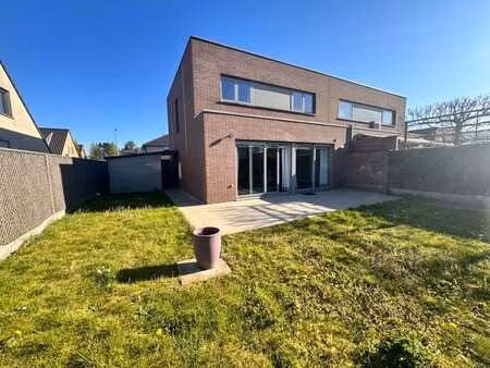 maison semi-mitoyenne avec 3 chambres et jardin à roeselare