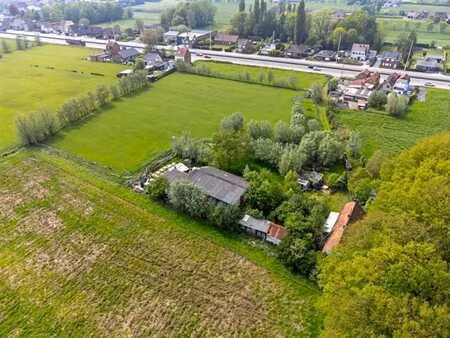 2 volumes résidentiels à rénover entièrement avec hangar att