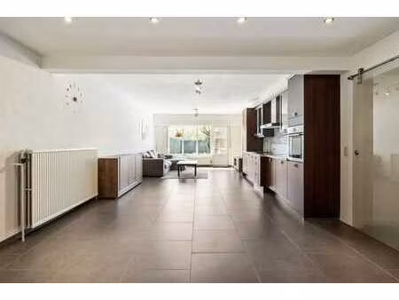 fris gelijkvloers app met tuin in brasschaat