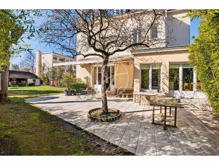 chatou - côté croissy - maison à vendre - 252 m² - 10 pièces - 5/6 chambres - jardin de 65