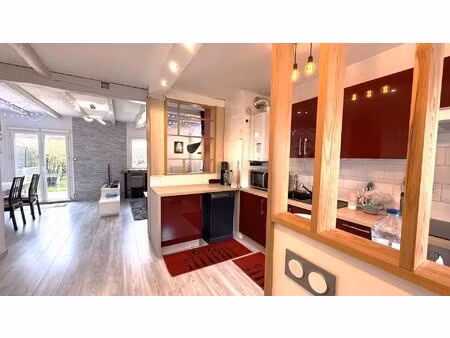 maison dpe d garage + 2 places et jardin