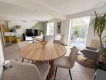 maison montigny le bretonneux 6 pièce(s) 118 m2