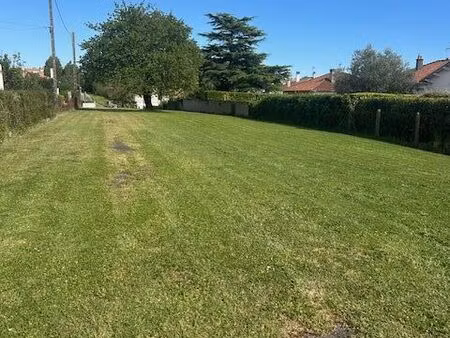 en exclusivité niort a vendre terrain de 1200 m² environ