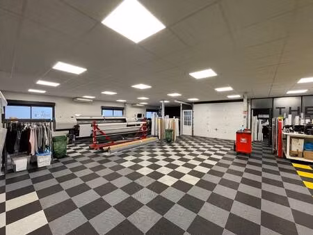 local d'activités à vendre