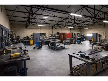 location commerce 200 m² à lagnieu (01150)