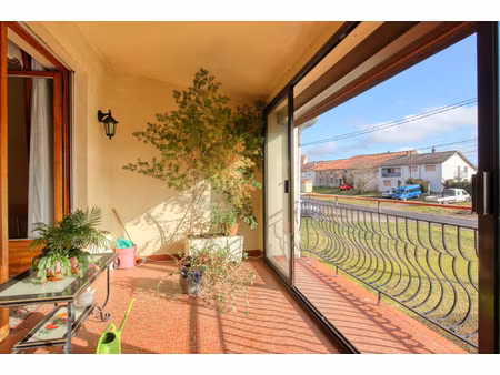 appartement 130 m2  grand garage  terrain