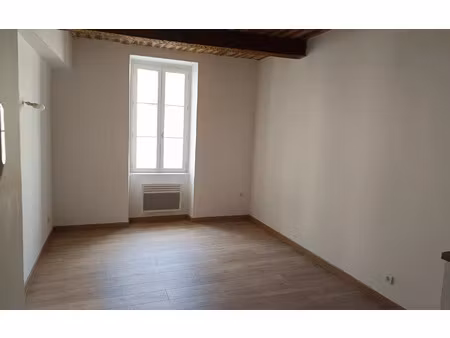 location appartement  29.3 m² t-2 à cadenet  460 €