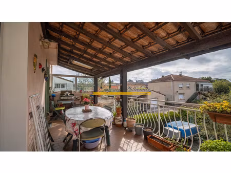 appartement 3 pièces  68 m2 avec terrasse et garage les co