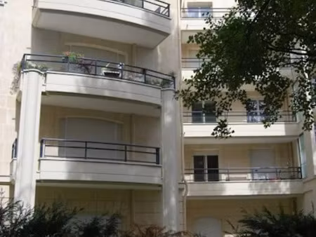 location appartement 2 pièces 48 m² à le plessis-robinson (92350)  1 235 €