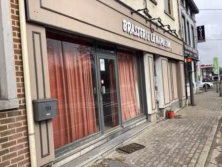 très beau café à proximité du lion de waterloo