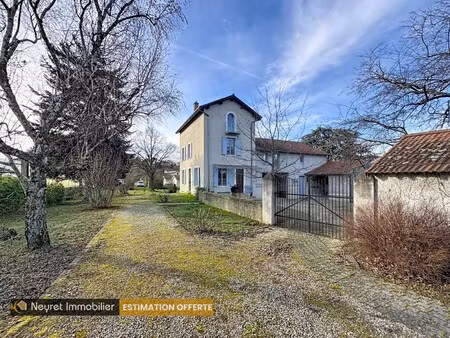villa de luxe à vendre à saint-genis-laval